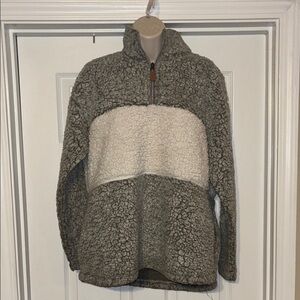Nellie Mae Boutique Gray and Cream 1/4 Zip Sherpa Pullover. Size Medium